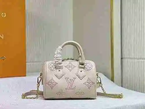El bolso está hecho de piel de vaca original importada, con una bolsa de regalo de entrega de alta c