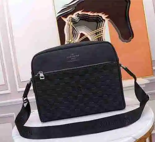 Bolso bandolera GUCCI Gucci para hombre hecho de material de lona importado, bolsa de regalo con ent