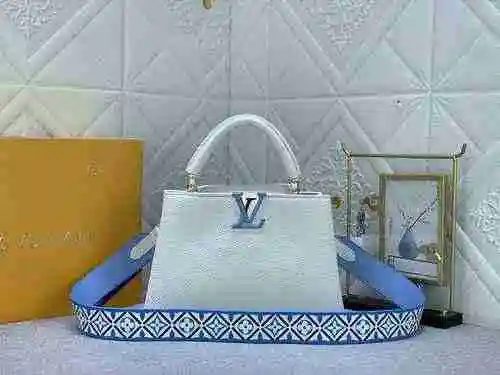 El bolso adopta piel de vaca original importada y una bolsa de regalo de entrega de alta calidad. Ta
