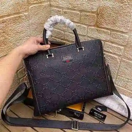 Bolso de hombre GUCCI Gucci hecho de material de lona importado, bolsa de regalo de entrega de alta 