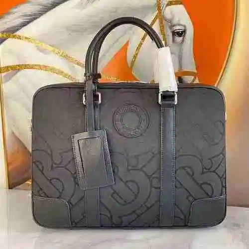 Bolso de hombre Burberry hecho de material de lona importado, bolsa de regalo con entrega de alta ca
