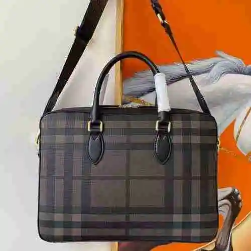 Maletín para hombre Burberry hecho de material de lona importado, bolsa de regalo con entrega de alt