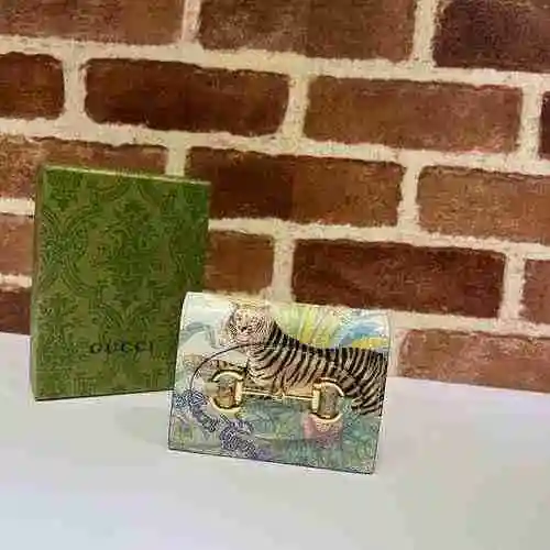 GUCCI Cartera con clip corto para mujer Gucci hecha de material de lona importado, bolsa de regalo c