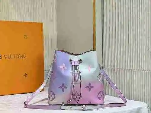 La bolsa tipo cubo está hecha de material de lona importado, con una bolsa de regalo de entrega de a