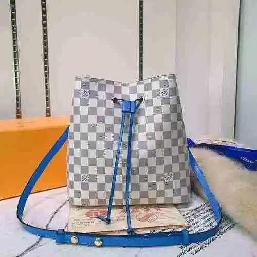 La bolsa tipo cubo está hecha de material de lona importado, con una bolsa de regalo de entrega de a
