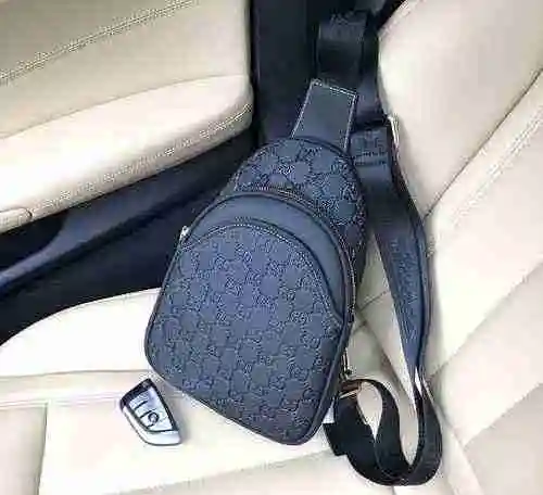 GUCCI Bolso de pecho para hombre Gucci hecho de material de lona importado, bolsa de regalo de entre