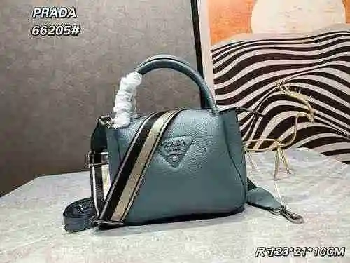 El bolso está hecho de cuero original importado de primer nivel y una réplica de alta gama para su e