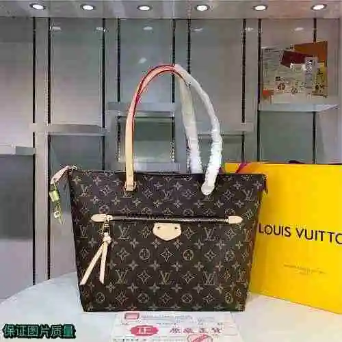 El bolso de hombro está hecho de material de lona importado, con una bolsa de regalo de entrega de a