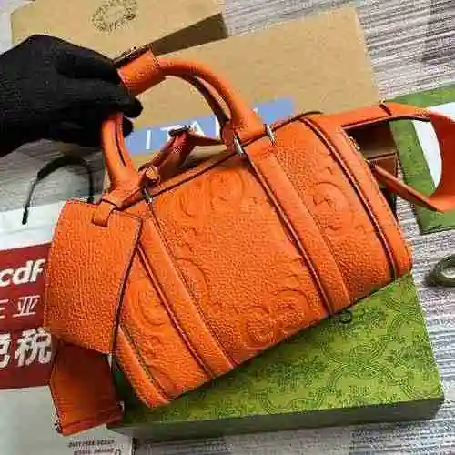 El bolso GUCCI Gucci está hecho de cuero original importado de primer nivel y una versión réplica de