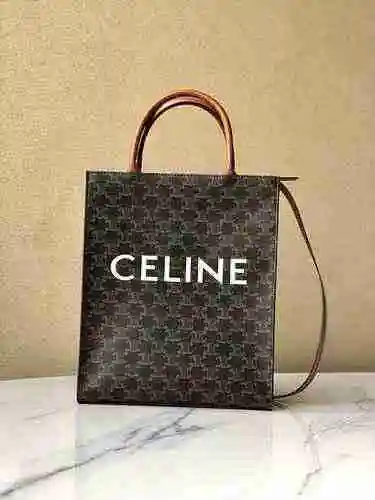 La bolsa de compras está hecha de material de lona importado, con una bolsa de regalo de entrega de 