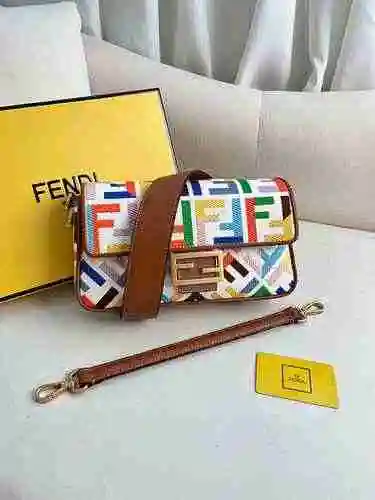 FENDI Fendi Camo Bag adopta una versión de réplica de alta gama de cuero original importado de prime