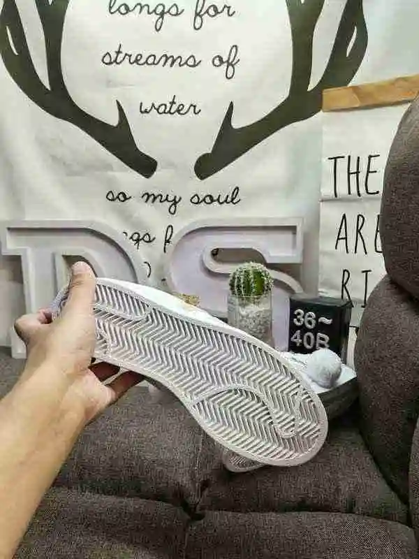 ,