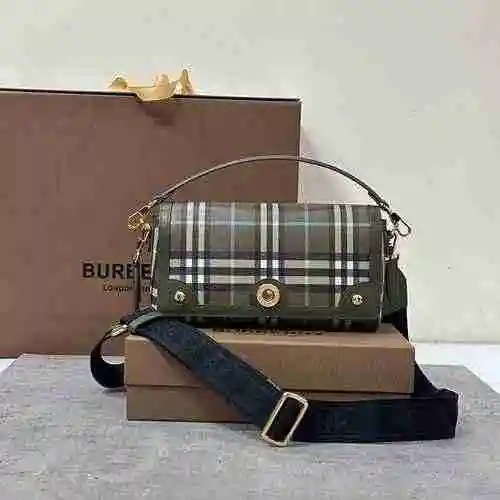 La mochila diagonal de Burberry está hecha de cuero original importado de primer nivel y una réplica