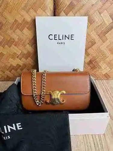 El bolso de cadena está hecho de piel de vaca original importada, con una bolsa de regalo de entrega