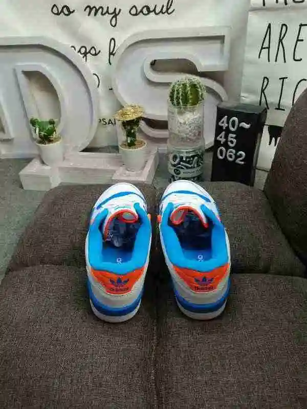,