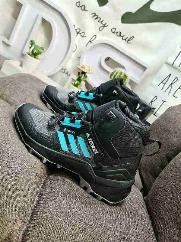 ,
