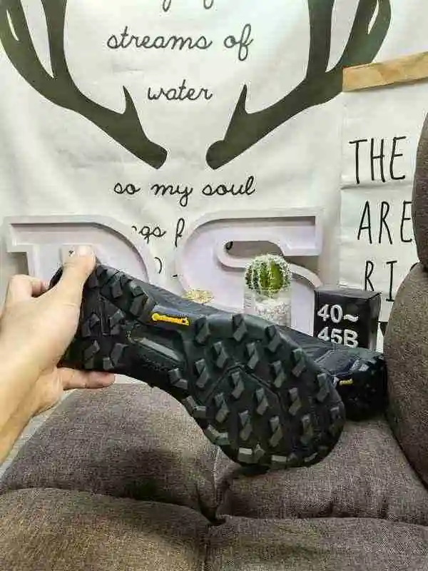,