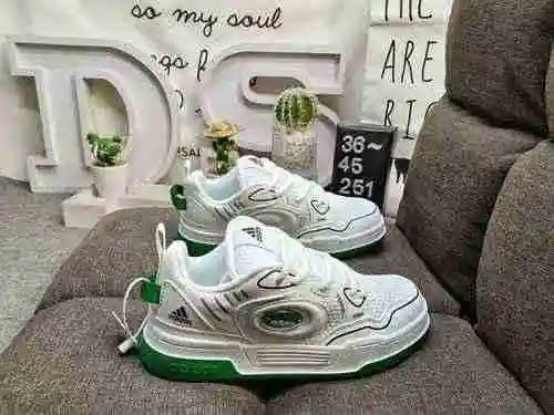 The 251D company grade Adidas DURAMO SL lightweight running shoe design always presents a classic an