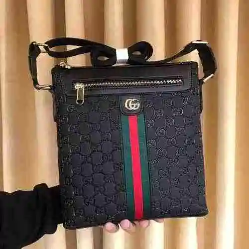 Bolso bandolera GUCCI Gucci para hombre hecho de material de lona importado, bolsa de regalo con ent