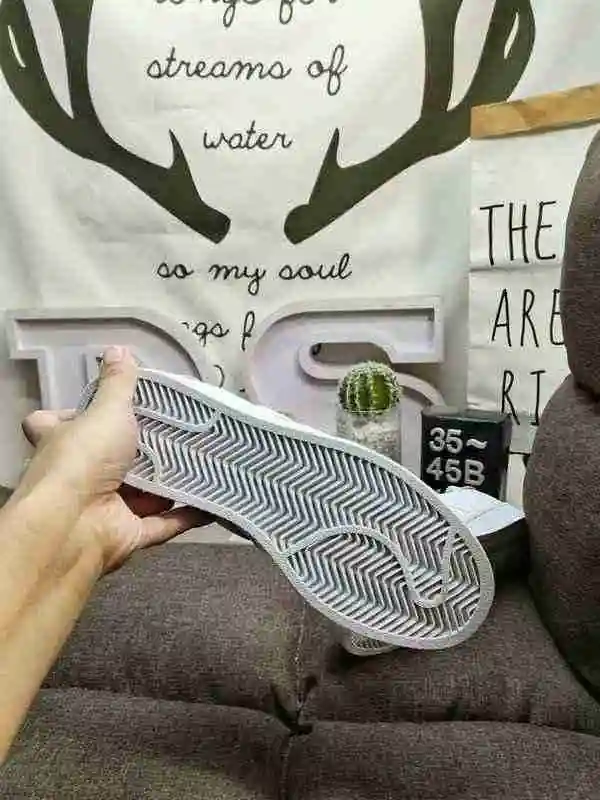 ,