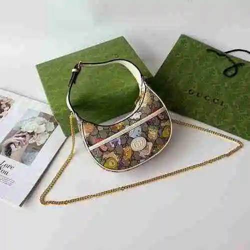 Bolso con cadena GUCCI Gucci hecho de material de lona importado, bolsa de regalo con entrega de alt