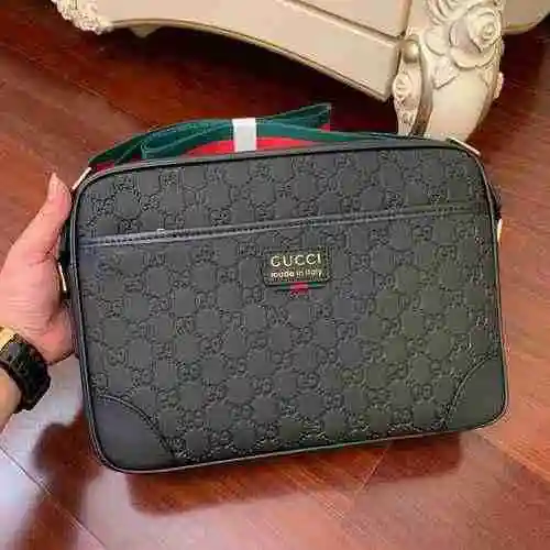 Bolso bandolera GUCCI Gucci para hombre hecho de material de lona importado, bolsa de regalo con ent
