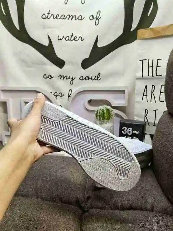 ,
