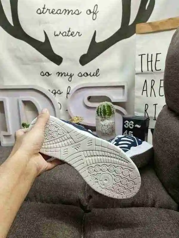,