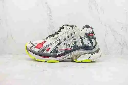 F00 | Core Privado OK Balenciaga Balenciaga 7th Generation 7.0 Low Top Runner Worn Out Athletic Casu