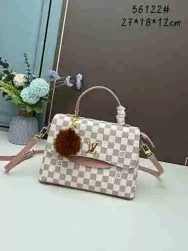 El bolso cruzado está hecho de piel de vaca original importada, con una bolsa de regalo de entrega d