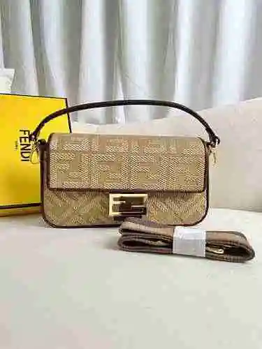 FENDI El bolso cruzado Fendi adopta una versión de réplica de alta gama de cuero original importado 