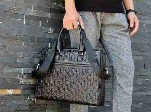 GUCCI Maletín de mano para hombre Gucci hecho de material de lona importado, bolsa de regalo de entr