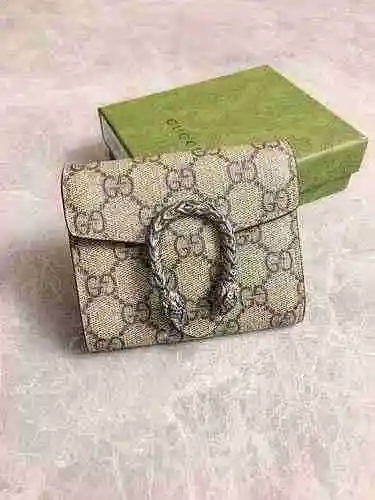 Cartera corta GUCCI hecha de material de lona importado, bolsa de regalo con entrega de alta calidad