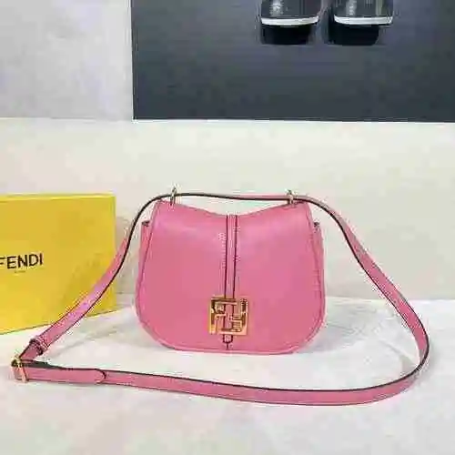 El bolso cruzado está hecho de piel de vaca original importada, con una bolsa de regalo de entrega d