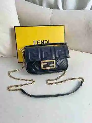 FENDI Fendi Chain Bag adopta una versión de réplica de alta gama de cuero original importado de prim