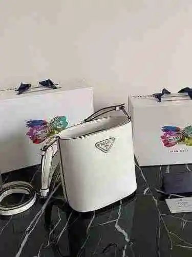 PRADA Bolso tipo cubo Prada hecho de material de lona importado, bolsa de regalo de entrega de alta 