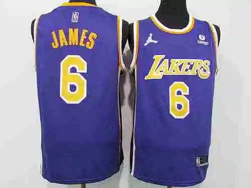 75.º aniversario de la sexta temporada de James 23 de los Lakers Púrpura