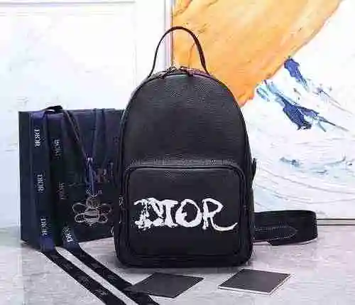 El bolso de hombro DIOR Dior para hombre está hecho de cuero original importado de primer nivel y un