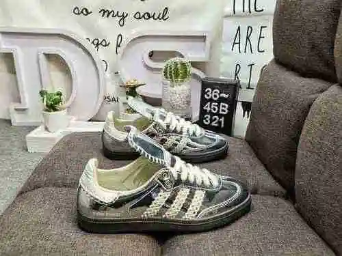 321DWales Bonner X Adidas Samba co branded retro sneakers with simple colors paired with this year's