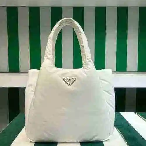 PRADA El bolso de compras Prada adopta una versión de alta gama de cuero original importado de prime