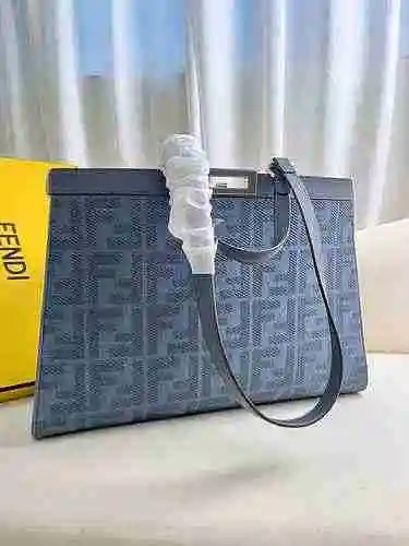 FENDI El bolso de hombro Fendi adopta una versión de réplica de alta gama de cuero original importad