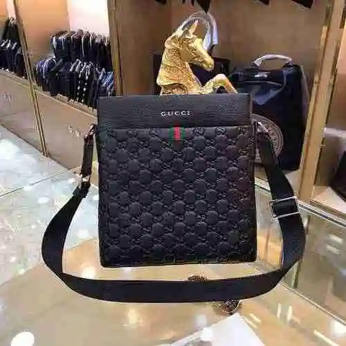 GUCCI Bolso de hombro para hombre Gucci hecho de material de lona importado, bolsa de regalo de entr