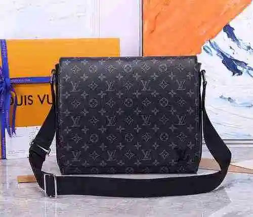 El bolso de cartero dedicado para hombre LV está hecho de cuero original importado de primer nivel y