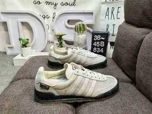 634D company grade AD Originals Jeans retro low cut fashionable board shoes, at first glance, you do