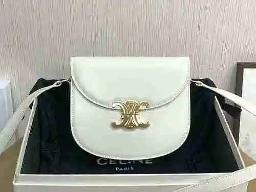 La alforja está hecha de piel de vaca original importada, con una bolsa de regalo de entrega de alta