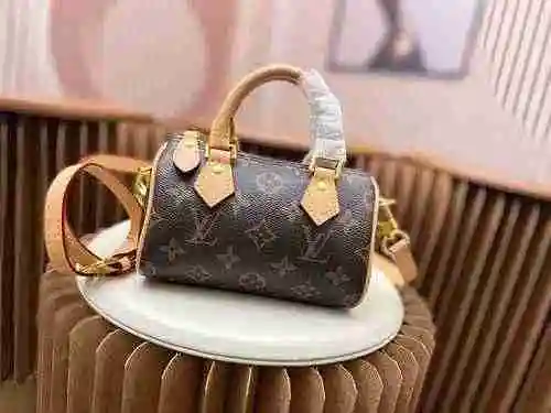 Bolsa tipo almohada LV Louis Vuitton hecha de material de lona importado, bolsa de regalo de entrega