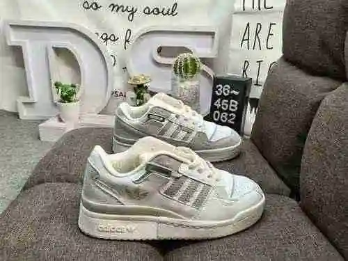 062DAdidas Forum 84 Low Low cut versatile trendy casual sneakers. Based on the appearance of vintage