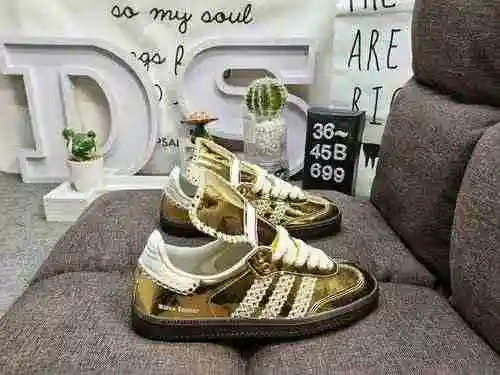 699DWales Bonner X Adidas Samba co branded retro sneakers with simple colors paired with this year's