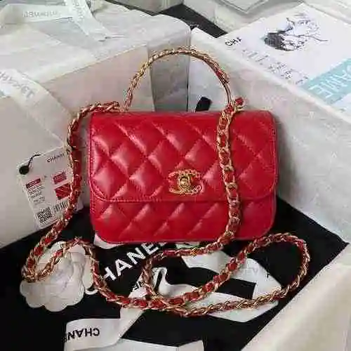 El bolso cruzado Chanel está hecho de cuero original importado de primera calidad y una versión de r