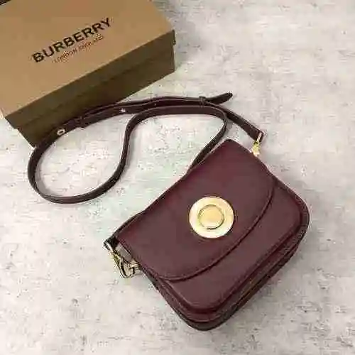El bolso cruzado Bur Burberry está hecho de cuero original importado de primer nivel y una versión r
